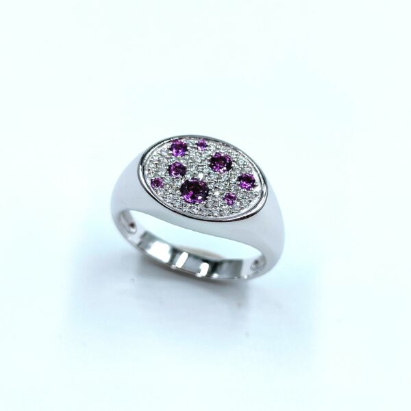 chevaliere-or-blanc-bijouterie-mohedano-amethyste-diamants